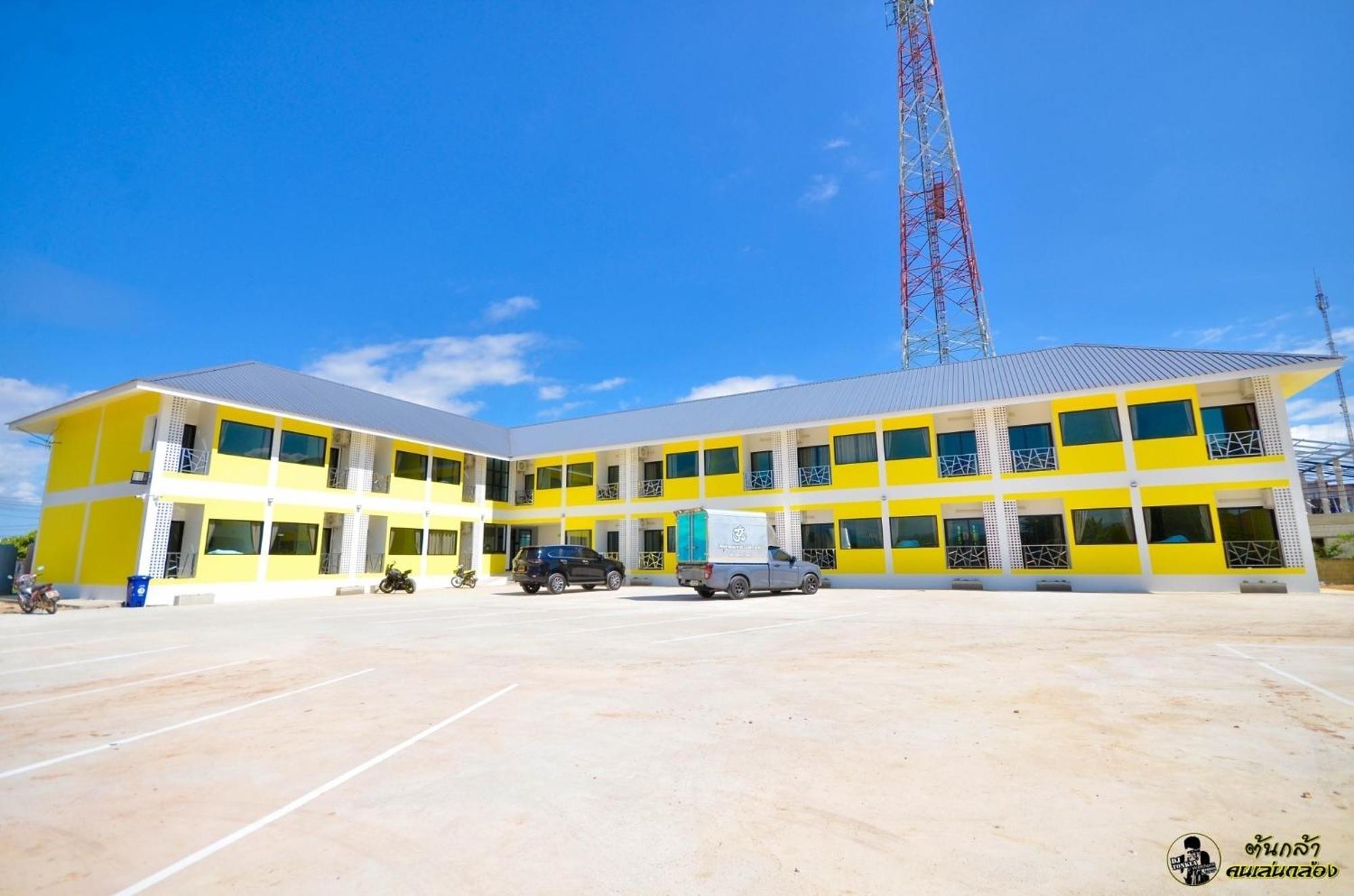 แอ่ว-ดีld Hotel&Residences Ngao Exterior photo