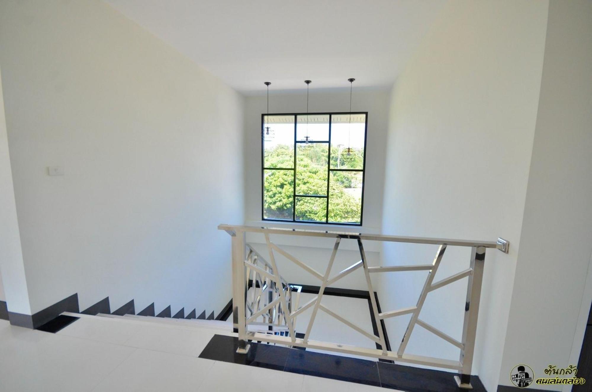 แอ่ว-ดีld Hotel&Residences Ngao Exterior photo
