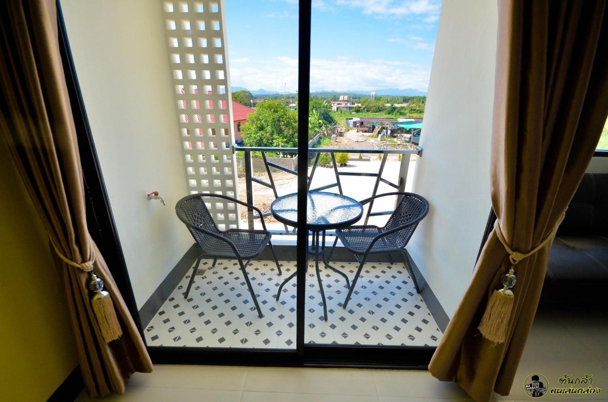 แอ่ว-ดีld Hotel&Residences Ngao Exterior photo