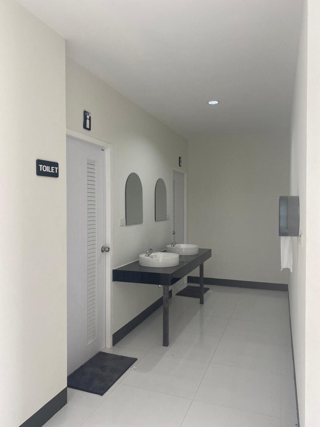 แอ่ว-ดีld Hotel&Residences Ngao Exterior photo