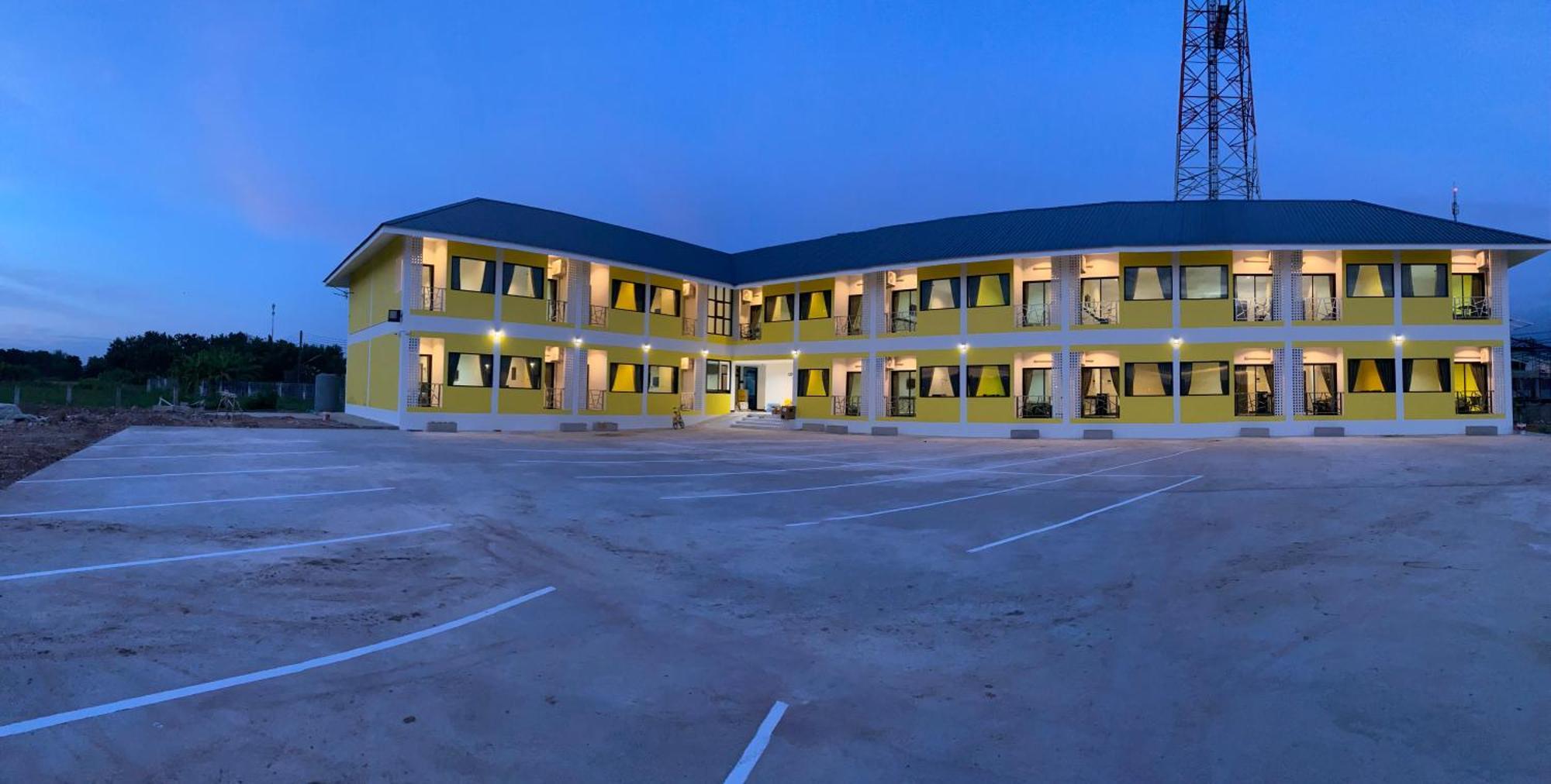 แอ่ว-ดีld Hotel&Residences Ngao Exterior photo